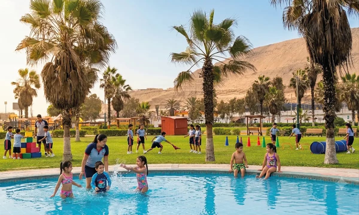 Niños en actividades recreativas y piscina durante un evento escolar en Touricamp